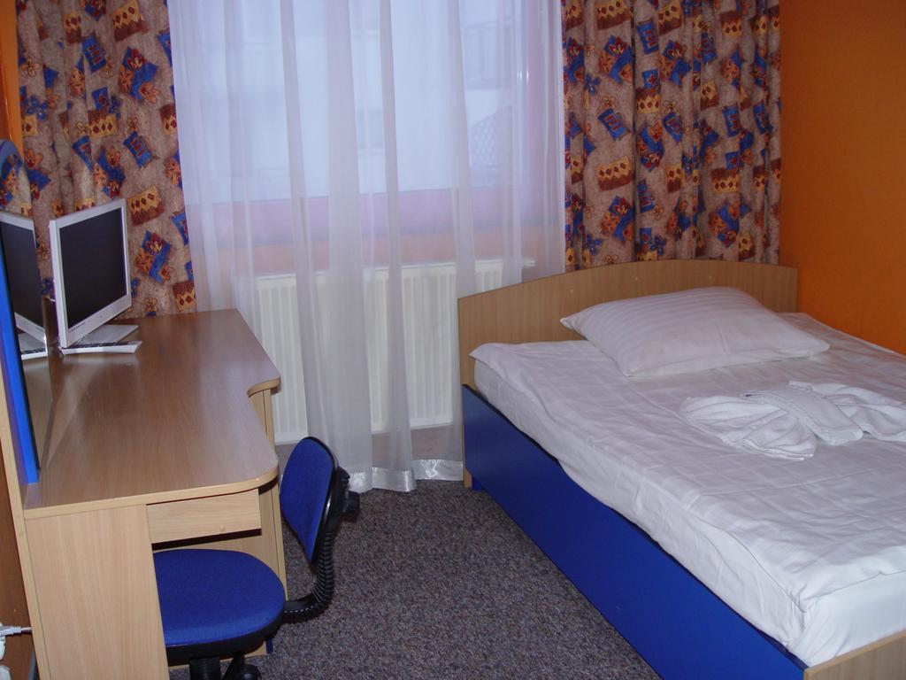 Hotel 222 Poznan Exterior photo
